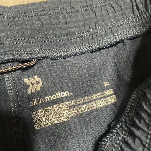 Mens 6” Shorts    - Picture 3 of 5